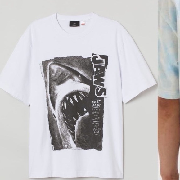 H&M Tops - H&M jaws T-shirt